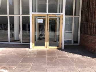 Københavns Universitet - Datalogisk Institut  bygning 3 - Indgang til auditorie UP1