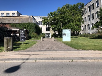 Københavns Universitet - Datalogisk Institut  bygning 1 - Indgang til undervisningslokaler og UP2