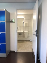 Københavns Universitet - Datalogisk Institut bygning 1 - Toilet i parterre