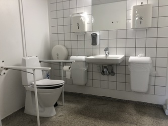Københavns Universitet - Datalogisk Institut bygning 1 - Toilet i parterre