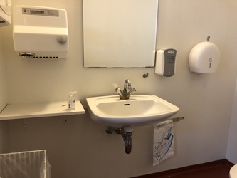 Københavns Universitet - Datalogisk Institut bygning 1 - Toilet i stueplan