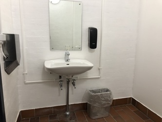 Valby Idrætspark - Valby Hallen - Toilet i kælderen
